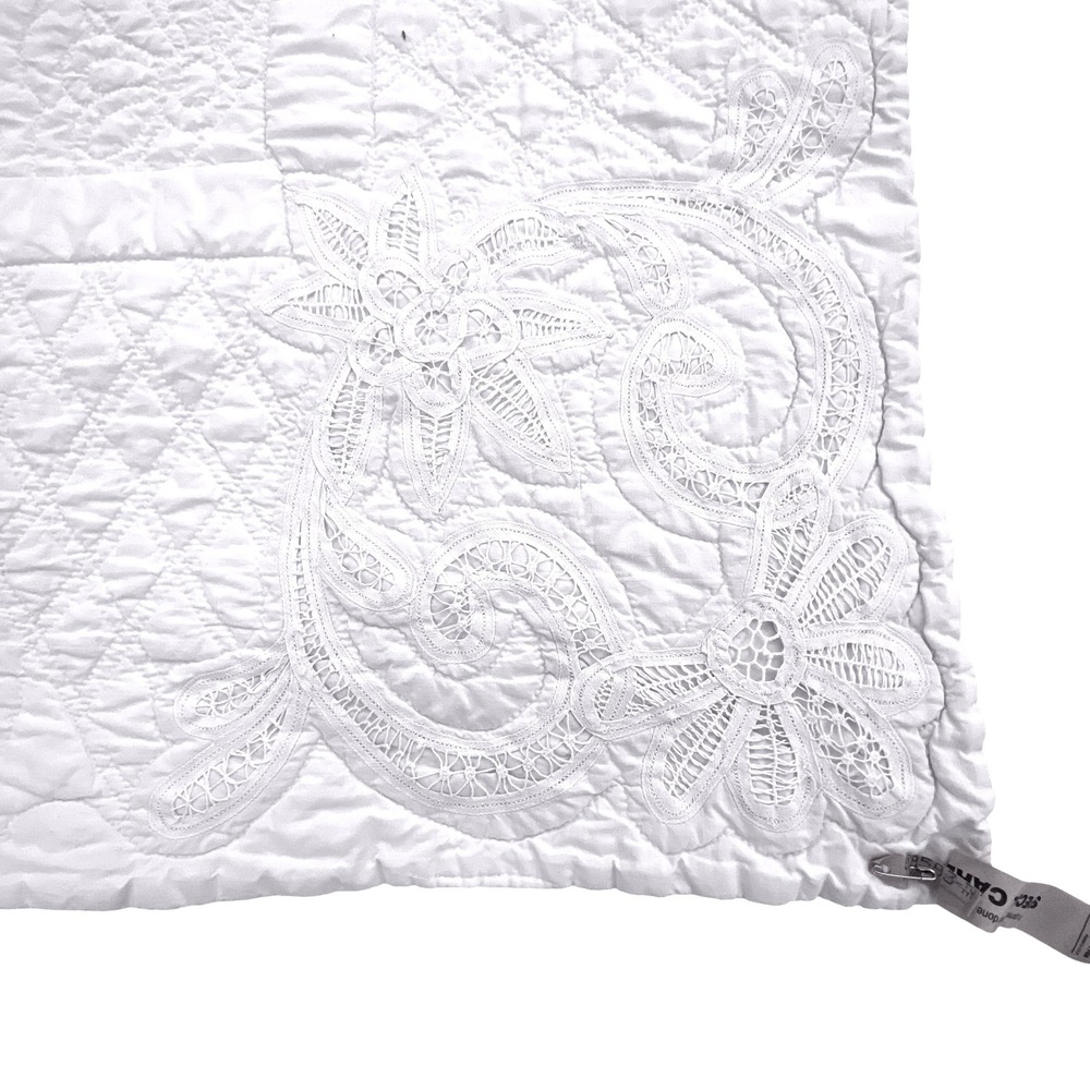 Vtg White Battenberg Lace Floral Machine Quilted Cotton Quilt Coverlet READ